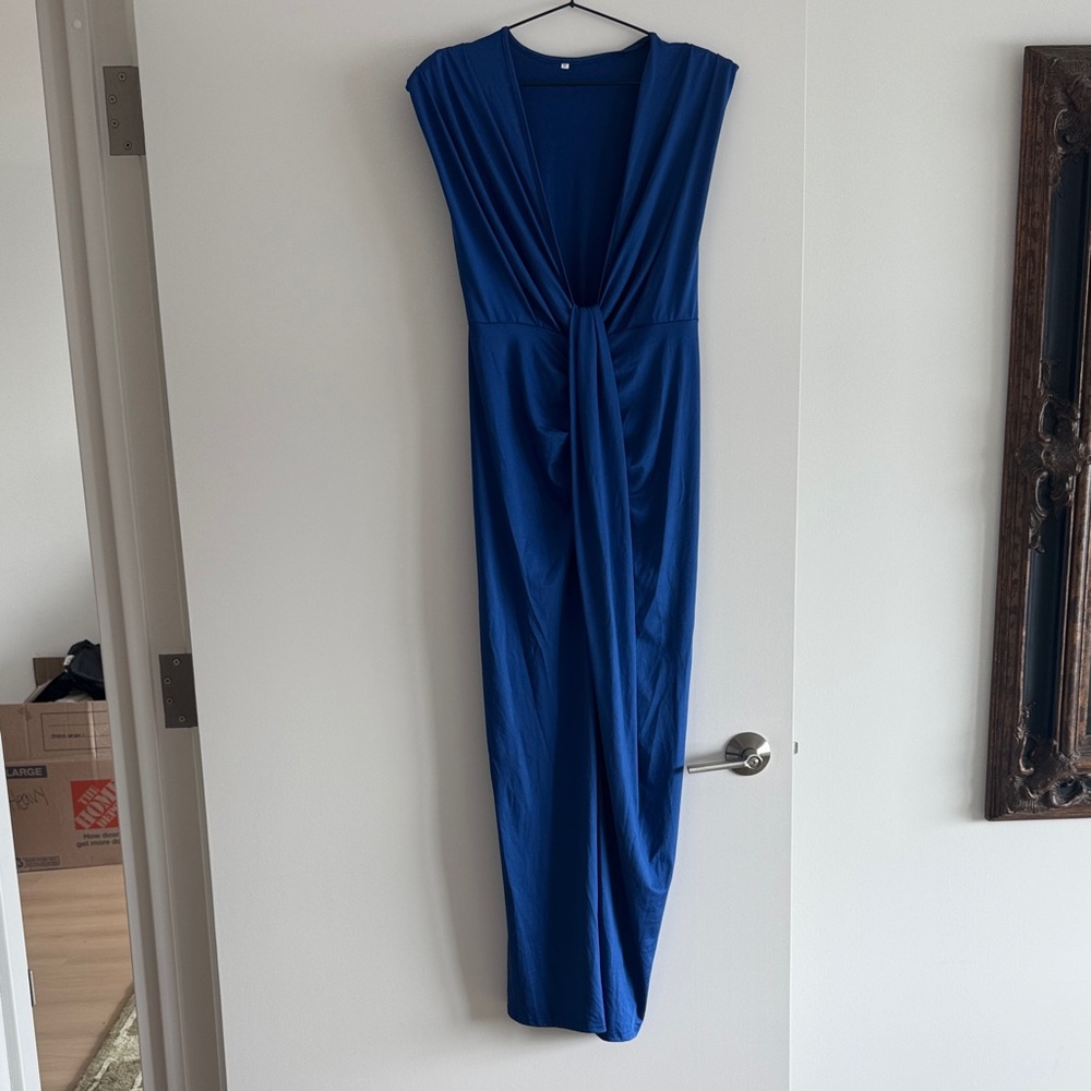 Elegant Blue Sleeveless Dress